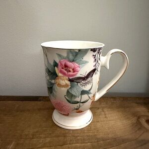 Grace’s Teaware Romantic Floral Garden Footed Mug, Fine Porcelain, No Defects